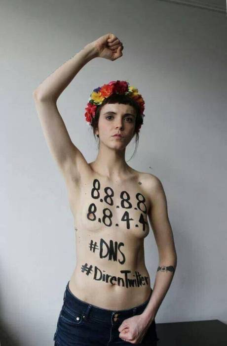 dnsboobs.jpg